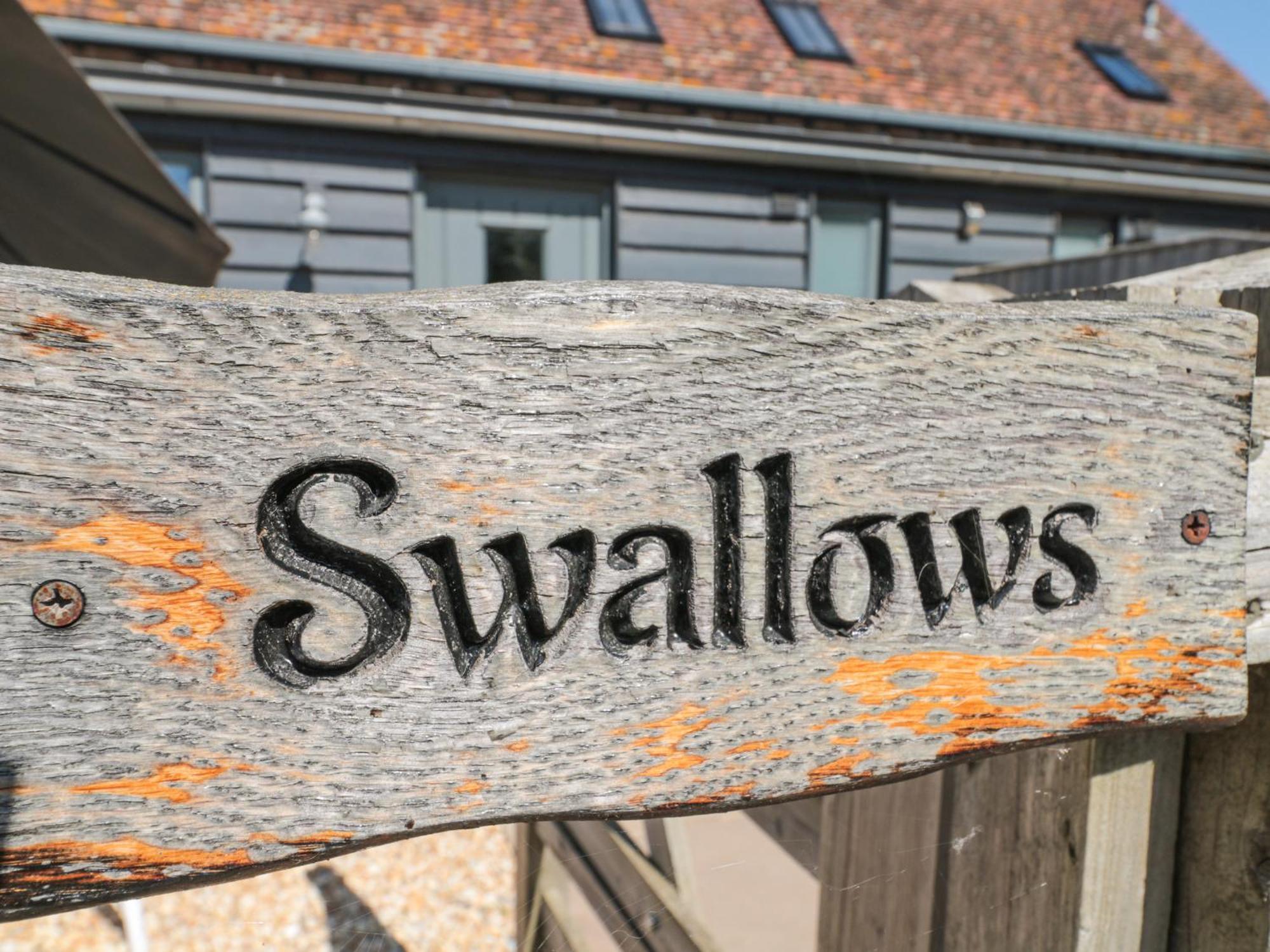 Holiday home Swallows, 1 The Old Stables